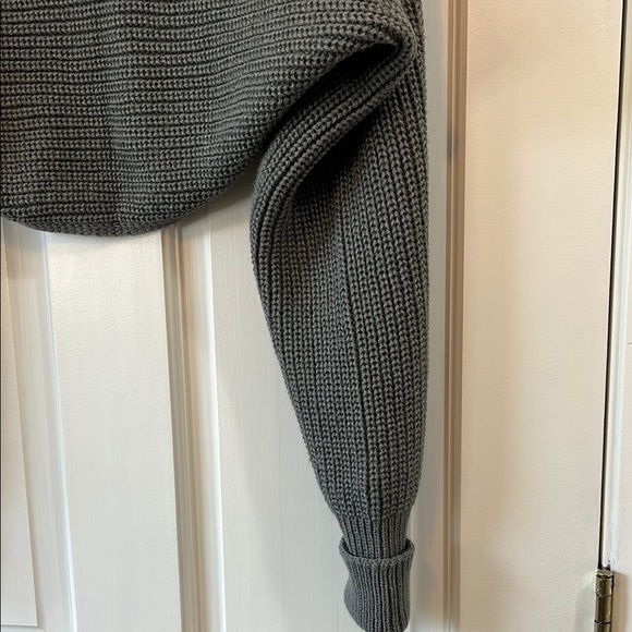 Echo Gray Chunky Knit Open Front Bolero Shrug with Long Sleeves - One Size - Picture 9 of 12